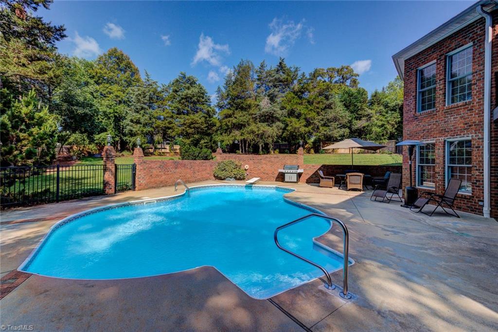 5015 Leadenhall Road Oak Ridge, NC 27310 - Photo 4 of 30