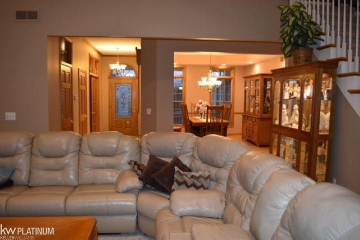 9615 Bartel Road Columbus, MI 48063 - Photo 32 of 44 31365926-31.JPG