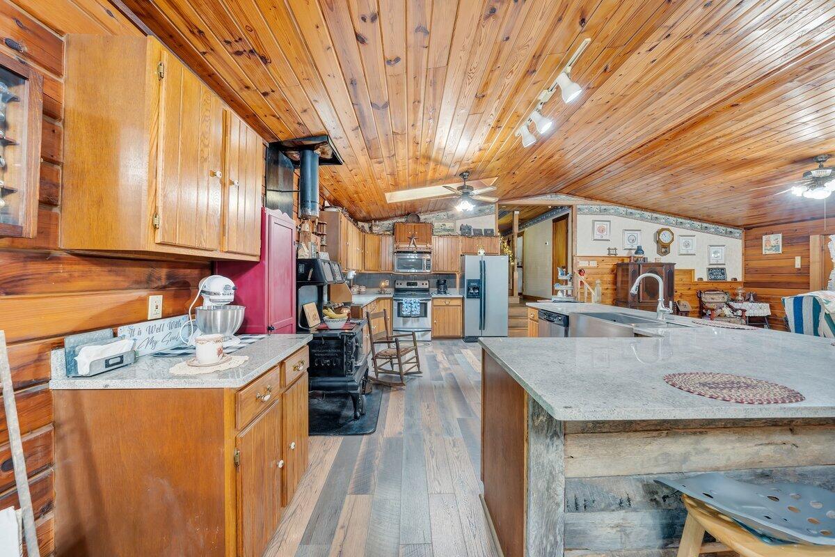 2965 Reesedale Road Elliston, VA 24087 - Photo 6 of 65 6