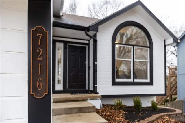 $395,000 | 7216 North Hickory Street, Kansas City, MO 64118