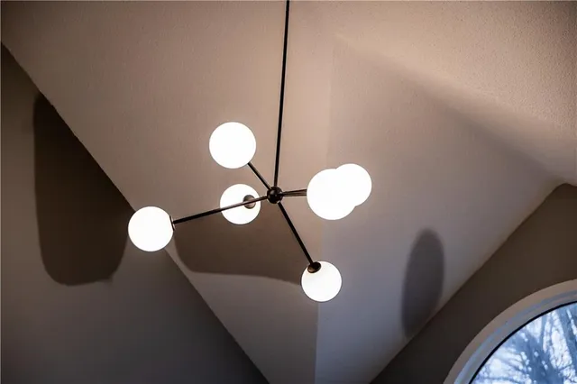 $395,000 | 7216 North Hickory Street, Kansas City, MO 64118