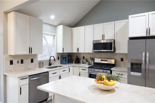 $395,000 | 7216 North Hickory Street, Kansas City, MO 64118