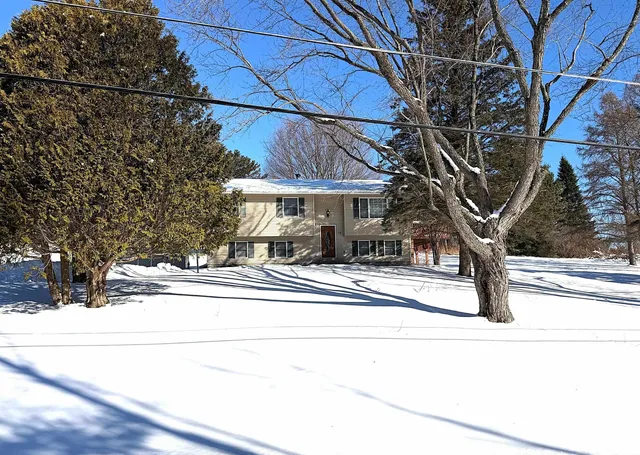 $550,000 | 318 Oak Knoll Road, Williston, VT 05495