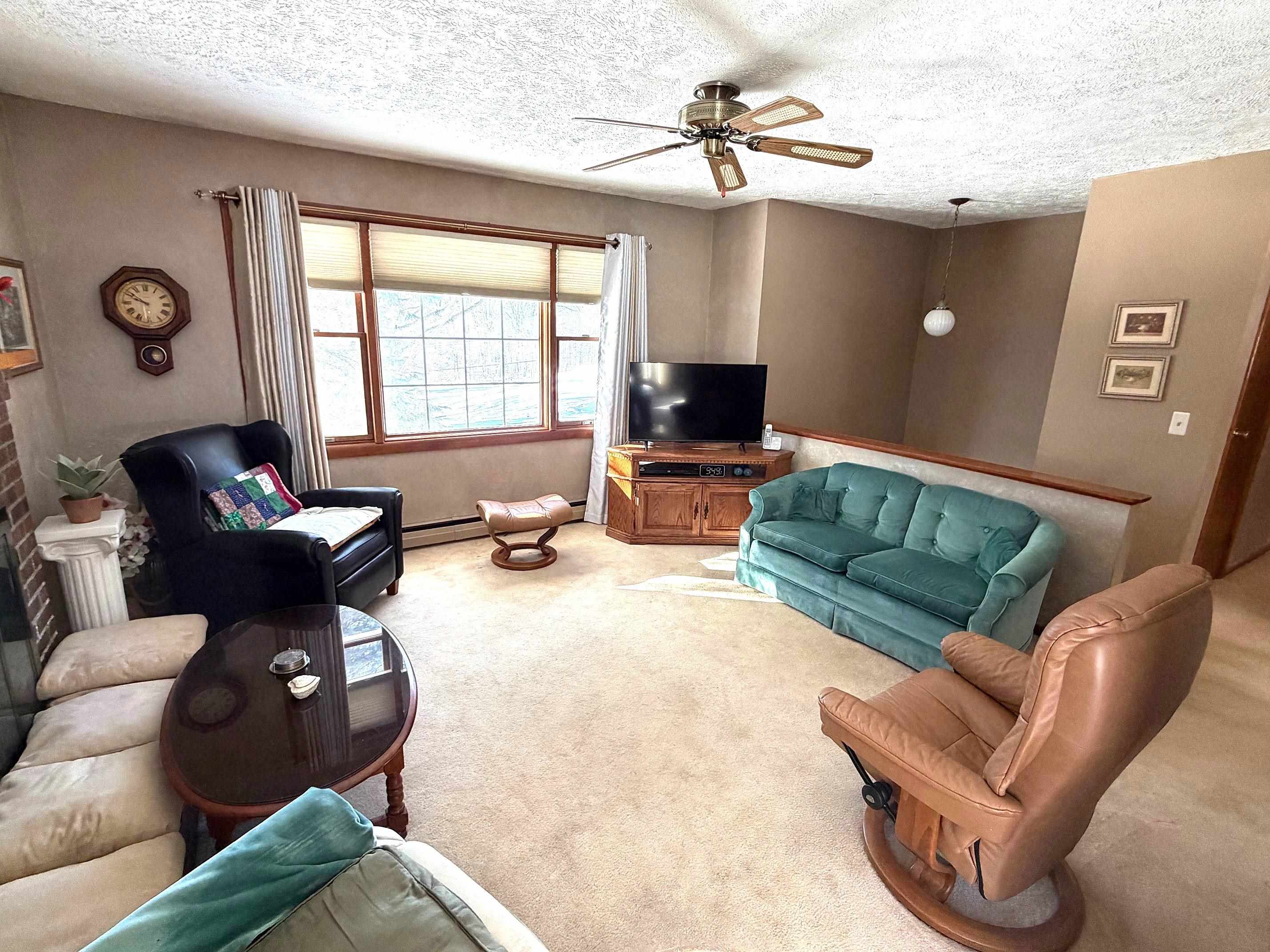 318 Oak Knoll Road Williston, VT 05495 - Photo 6 of 25