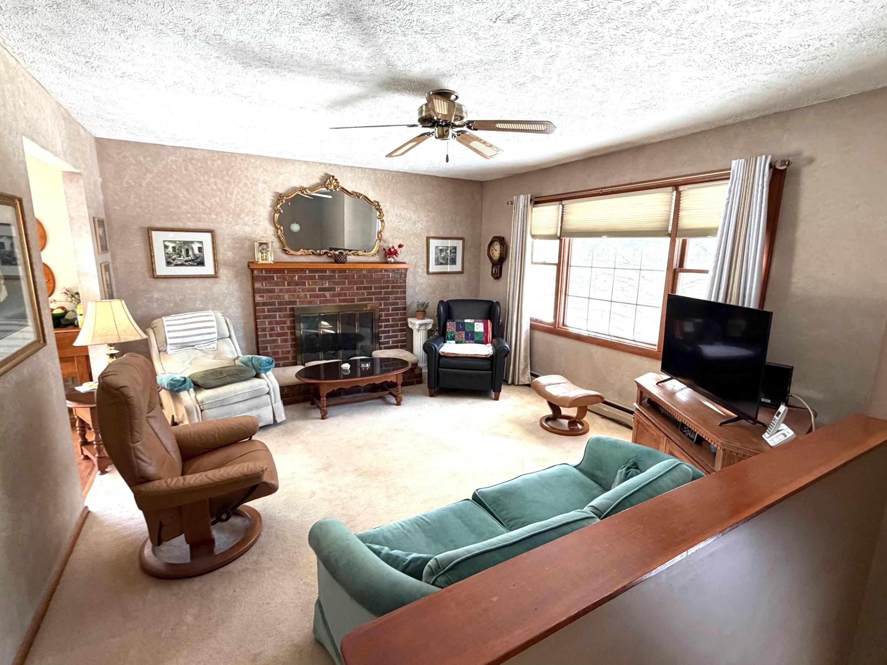 318 Oak Knoll Road Williston, VT 05495 - Photo 7 of 25