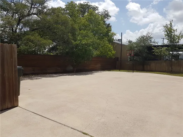 $450,000 | 107 Ehlinger Drive, Bryan, TX 77801
