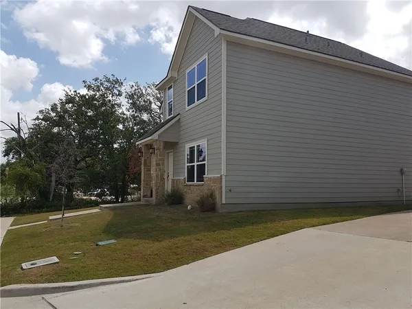 $450,000 | 107 Ehlinger Drive, Bryan, TX 77801