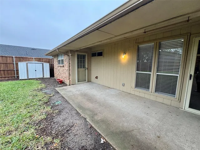 $2,350 | 1925 Glen Hill Drive, Carrollton, TX 75007