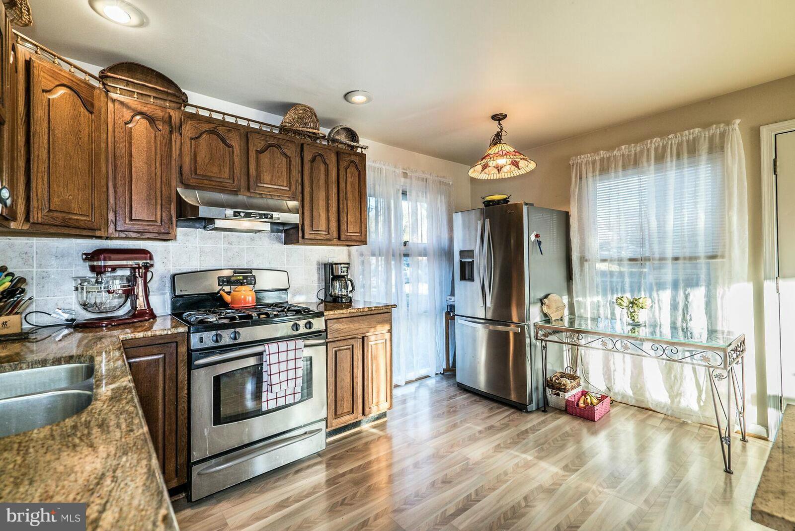 2217 Luzerne Avenue Silver Spring, MD 20910 - Photo 6 of 30 Kitchen
