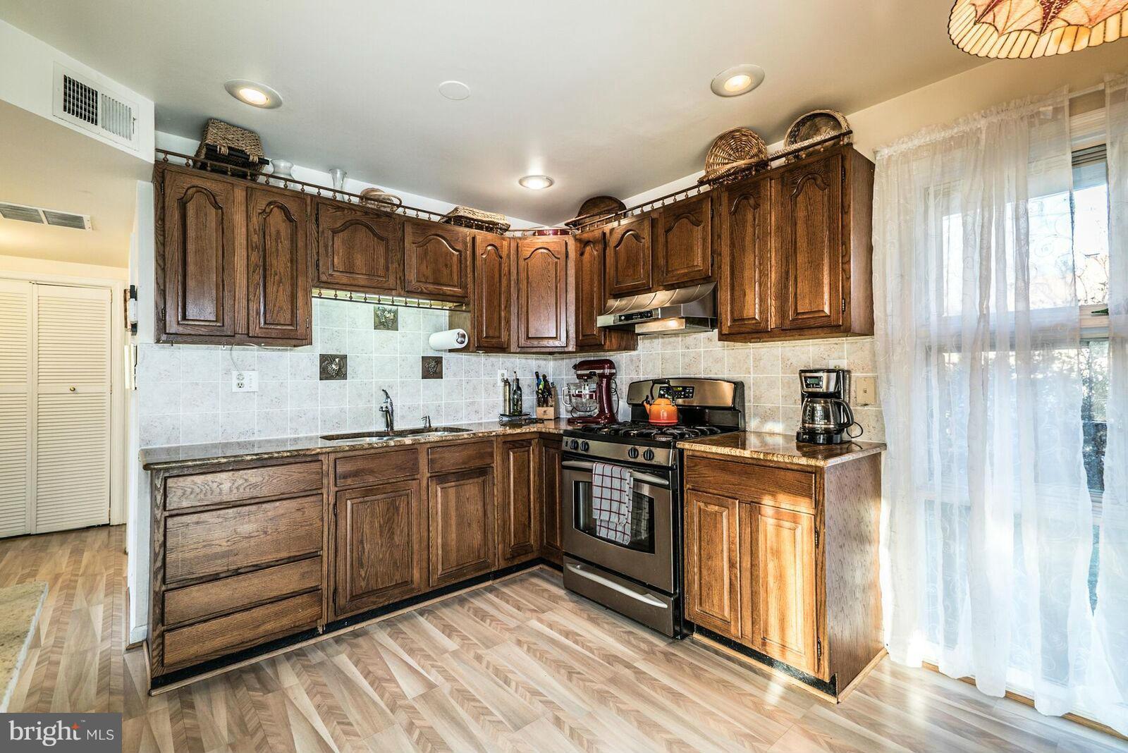 2217 Luzerne Avenue Silver Spring, MD 20910 - Photo 8 of 30 Kitchen