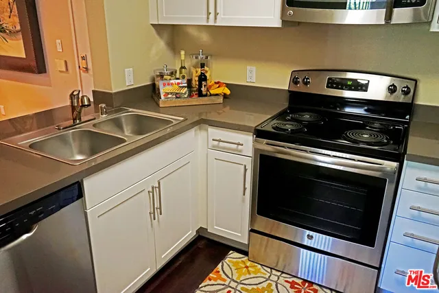 $2,856 | 151 East Holly Street, Unit 2307, Pasadena, CA 91103