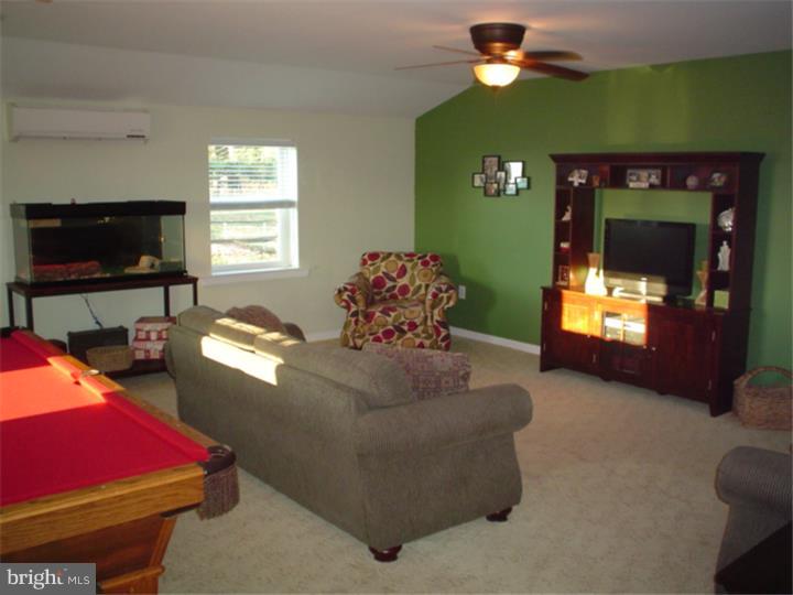 69 Kugler Road Royersford, PA 19468 - Photo 5 of 21 Living Room