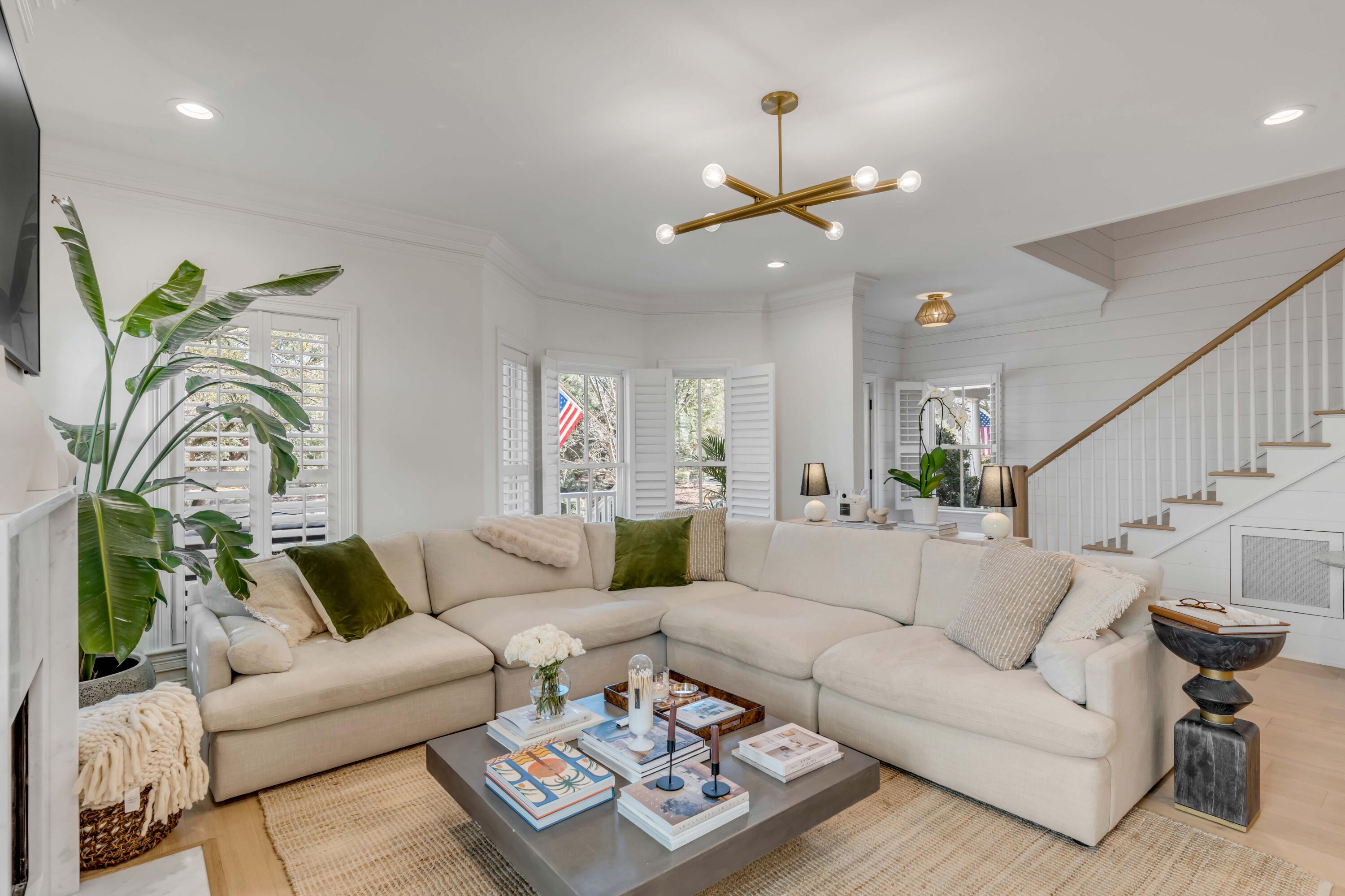 3019 Viscount Street Charleston, SC 29492 - Photo 11 of 63 Living Room