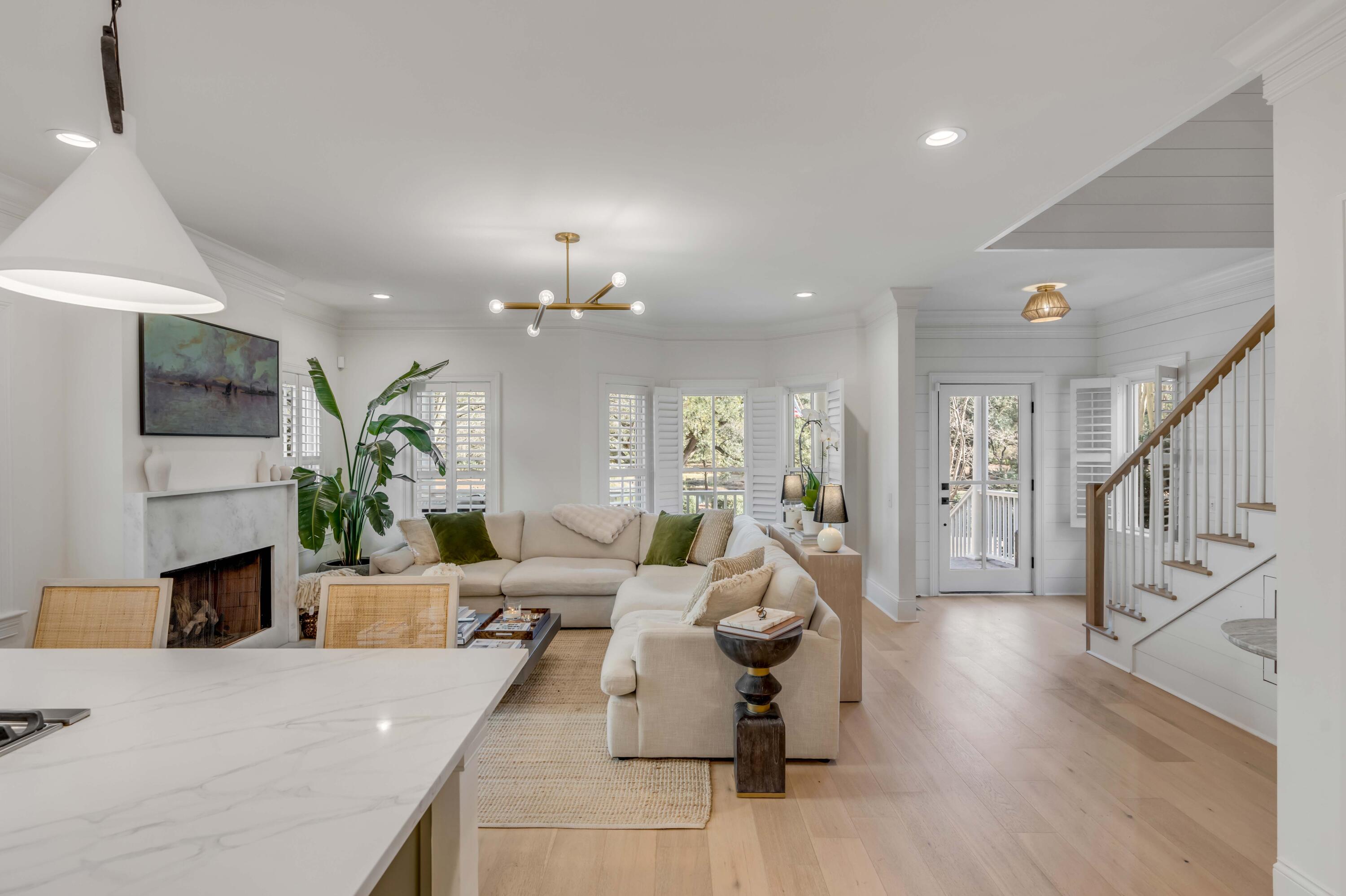 3019 Viscount Street Charleston, SC 29492 - Photo 9 of 63 Living Room