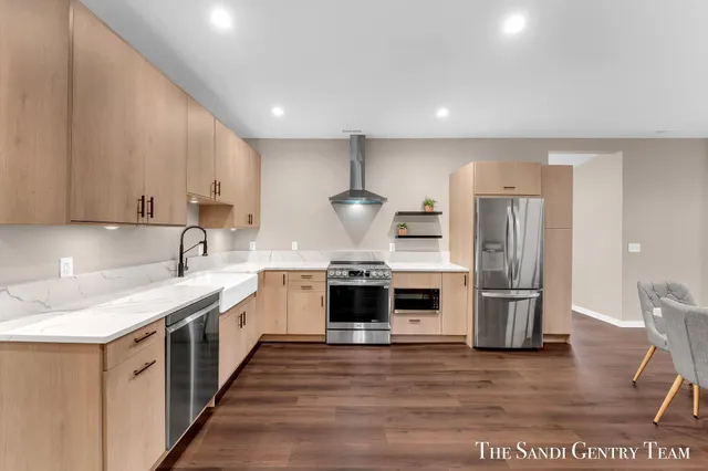 $529,900 | 300 North 7th Street, Unit 2 UPPER, Grand Haven, MI 49417