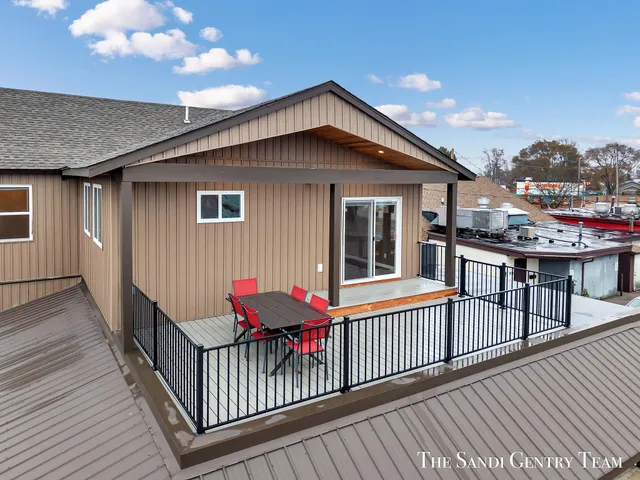 $529,900 | 300 North 7th Street, Unit 2 UPPER, Grand Haven, MI 49417