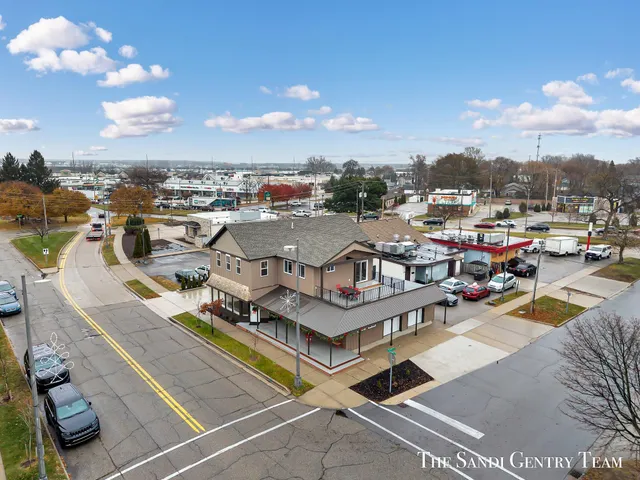 $529,900 | 300 North 7th Street, Unit 2 UPPER, Grand Haven, MI 49417