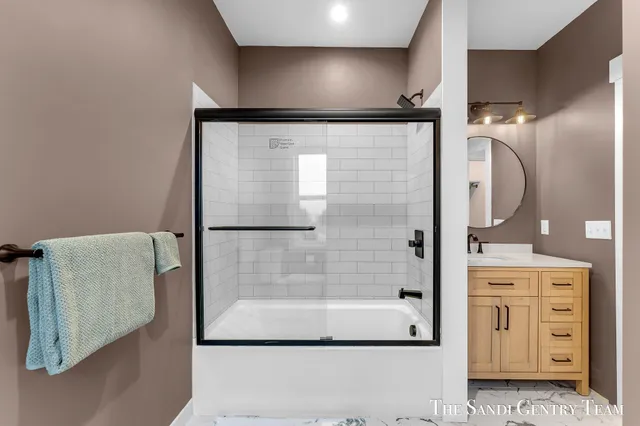 $529,900 | 300 North 7th Street, Unit 2 UPPER, Grand Haven, MI 49417