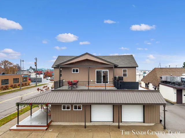 $529,900 | 300 North 7th Street, Unit 2 UPPER, Grand Haven, MI 49417