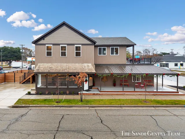 $529,900 | 300 North 7th Street, Unit 2 UPPER, Grand Haven, MI 49417