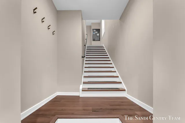 $529,900 | 300 North 7th Street, Unit 2 UPPER, Grand Haven, MI 49417