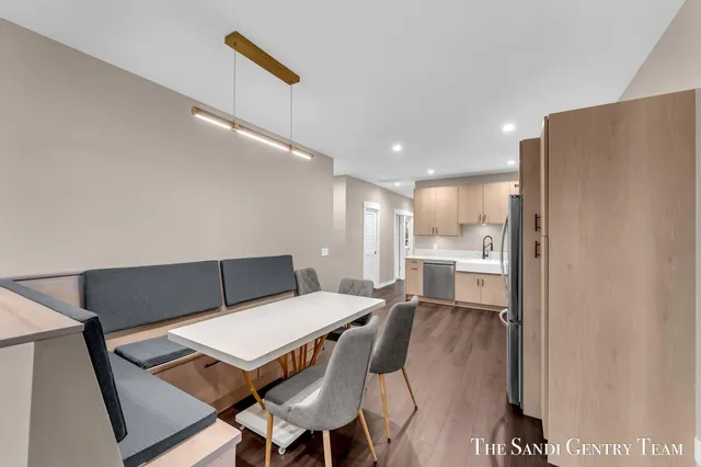 $529,900 | 300 North 7th Street, Unit 2 UPPER, Grand Haven, MI 49417