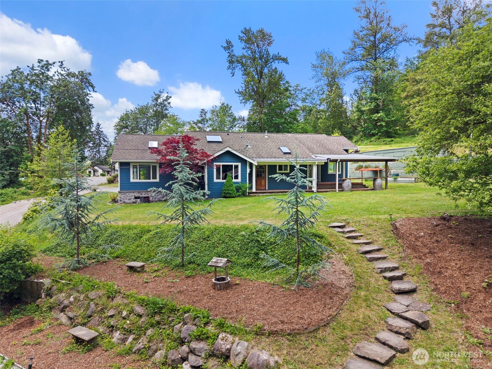 17210 Southeast May Valley Road Renton, WA 98059 - Photo 28 of 36 Gallery Image 28