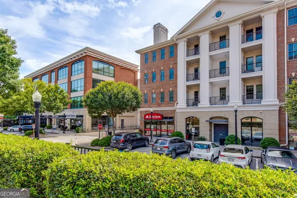 $400,000 | 3621 Vinings Slope Southeast, Atlanta, GA 30339