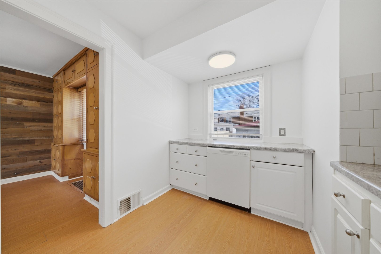 3941 North Mobile Avenue Chicago, IL 60634 - Photo 12 of 46