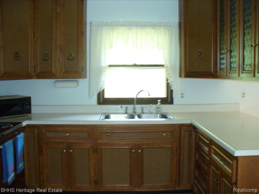 9941 Carpenter Road Milan, MI 48160 - Photo 5 of 19 KITCHEN