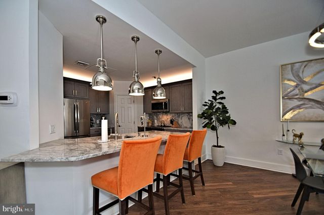 $445,000 | 1600 Arch Street, Unit 1220, Philadelphia, PA 19103