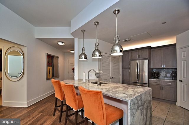 $445,000 | 1600 Arch Street, Unit 1220, Philadelphia, PA 19103