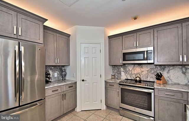 $445,000 | 1600 Arch Street, Unit 1220, Philadelphia, PA 19103