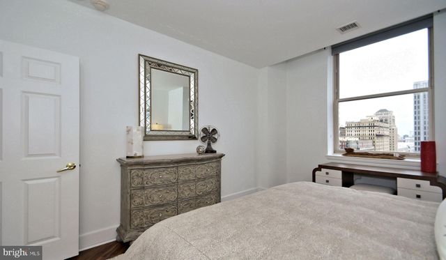 $445,000 | 1600 Arch Street, Unit 1220, Philadelphia, PA 19103