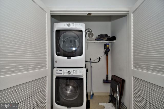 $445,000 | 1600 Arch Street, Unit 1220, Philadelphia, PA 19103