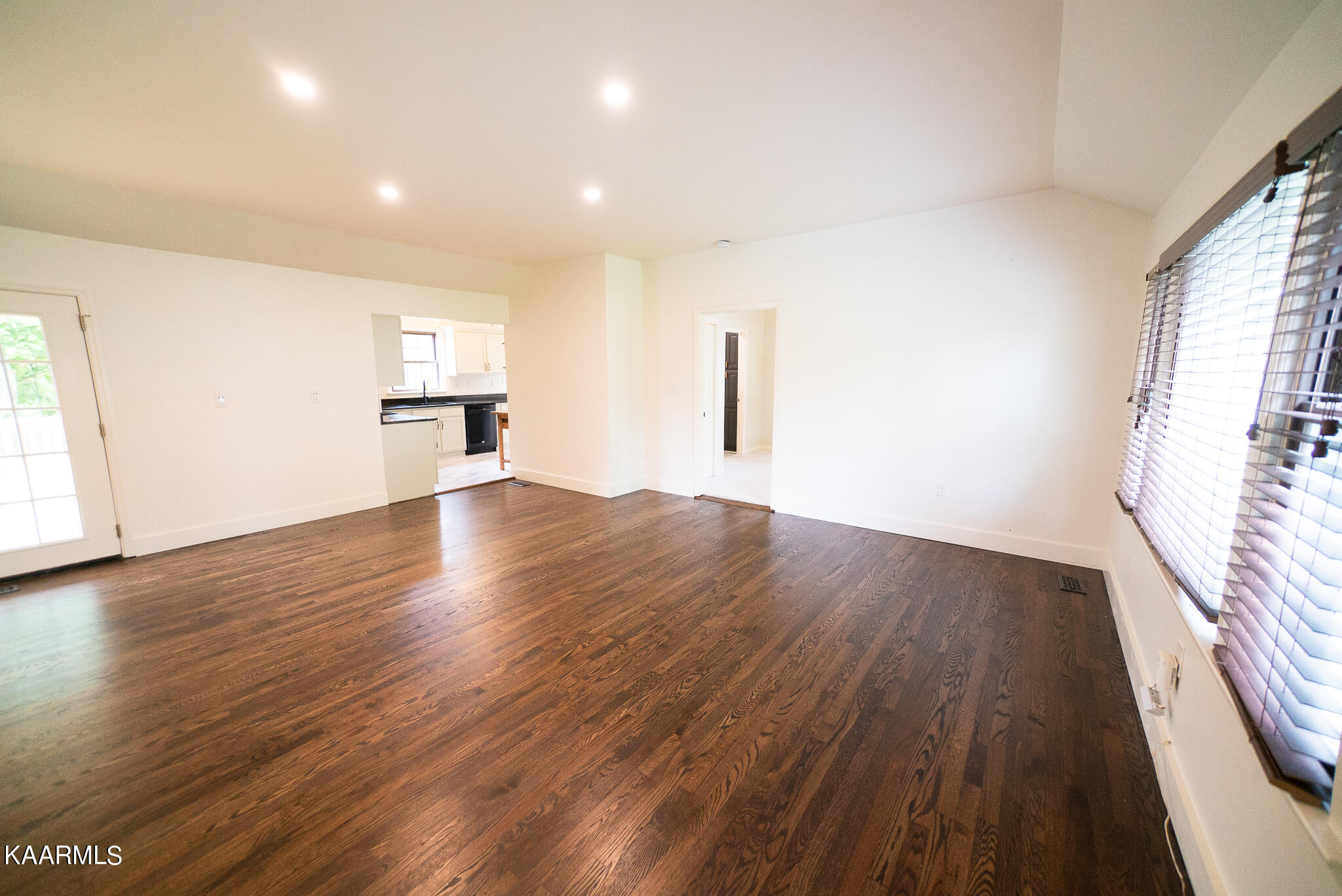 305 Hamilton Road Knoxville, TN 37920 - Photo 3 of 30 305 Hamilton-03