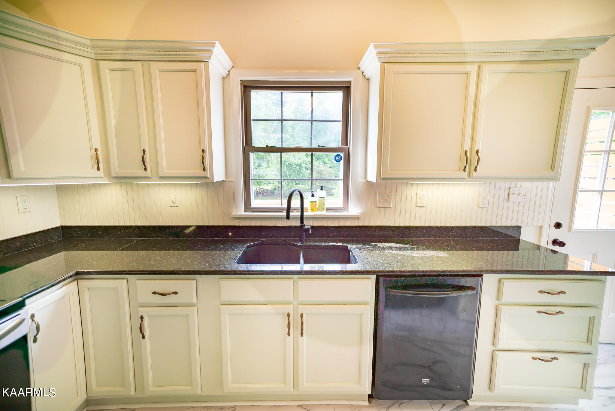 305 Hamilton Road Knoxville, TN 37920 - Photo 8 of 30 305 Hamilton-08