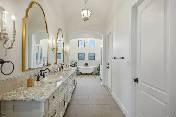 $2,900,000 | 11418 Anaqua Springs, Boerne, TX 78006