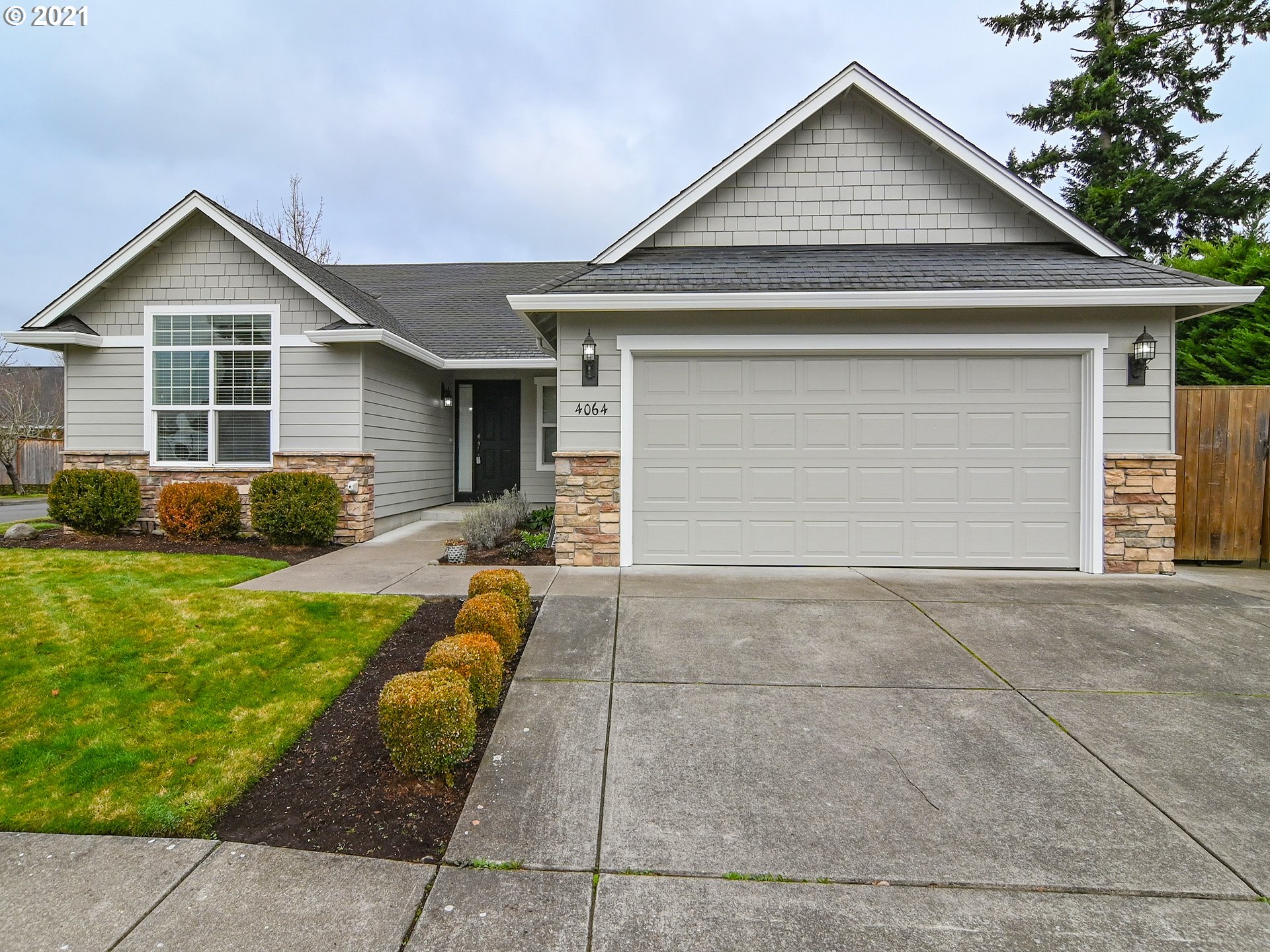 4064 Redwood Drive Springfield, OR 97478 - Photo 1 of 32 Gallery Image 1