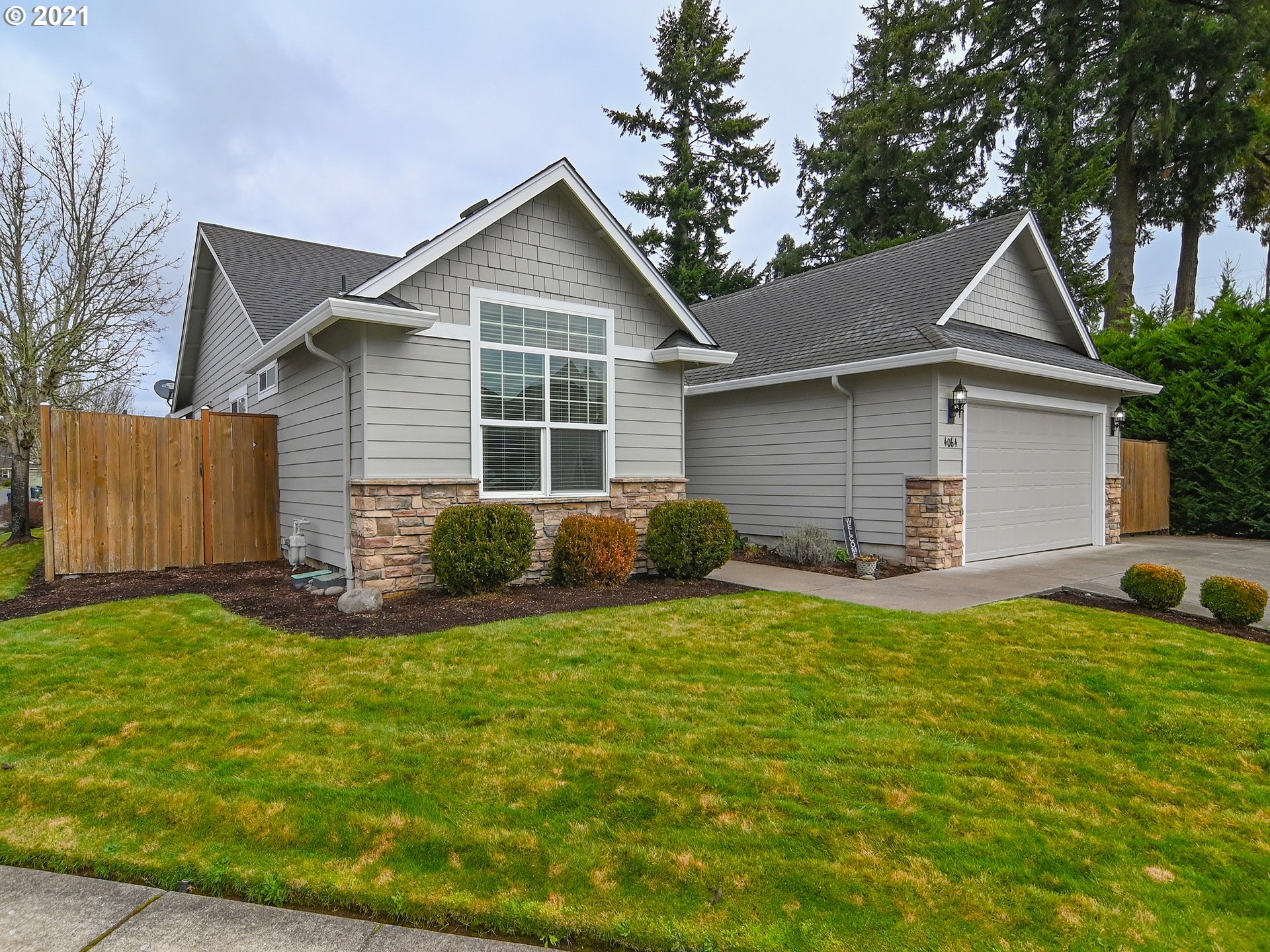 4064 Redwood Drive Springfield, OR 97478 - Photo 2 of 32 Gallery Image 2