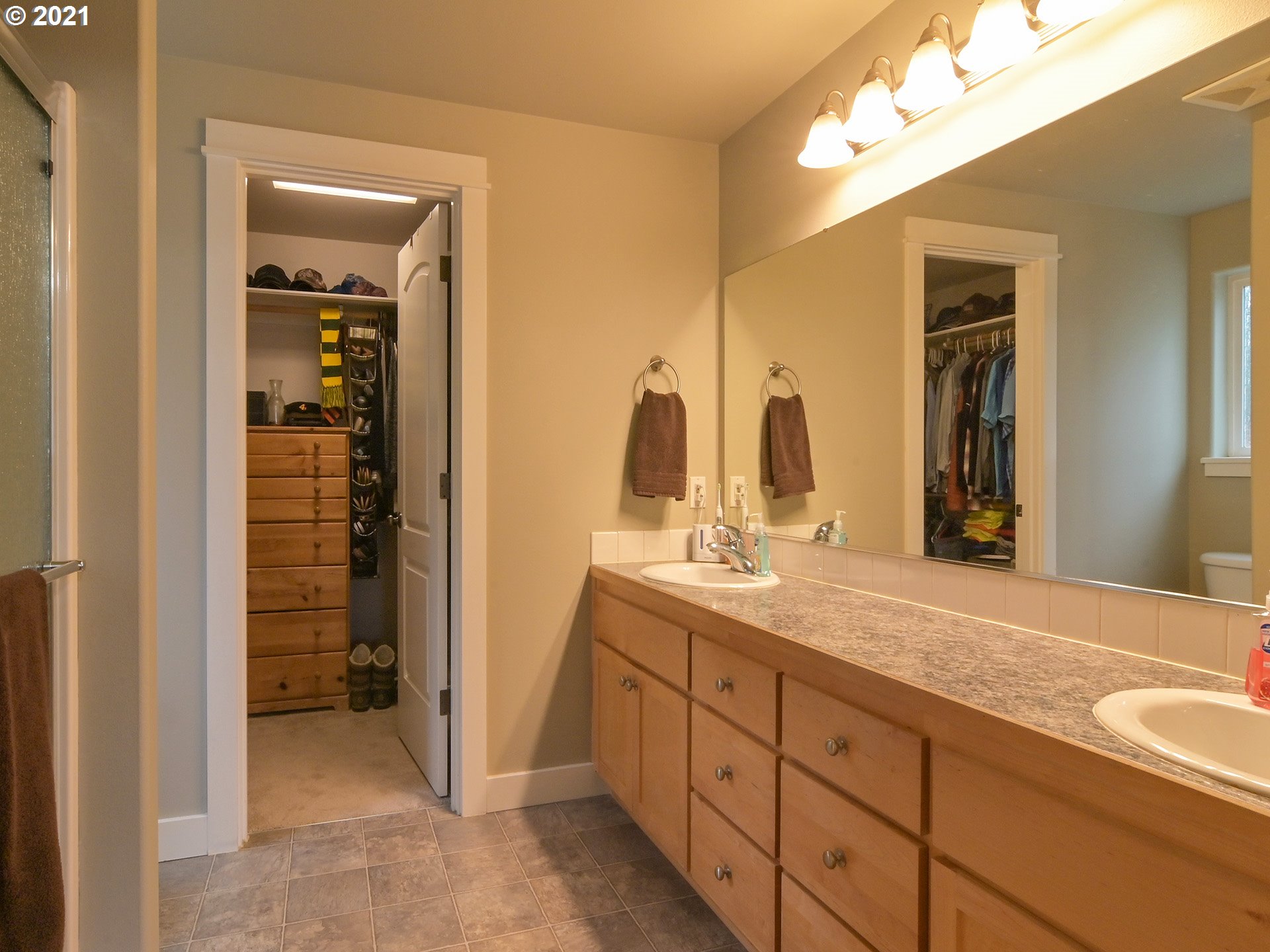 4064 Redwood Drive Springfield, OR 97478 - Photo 14 of 32 Gallery Image 14