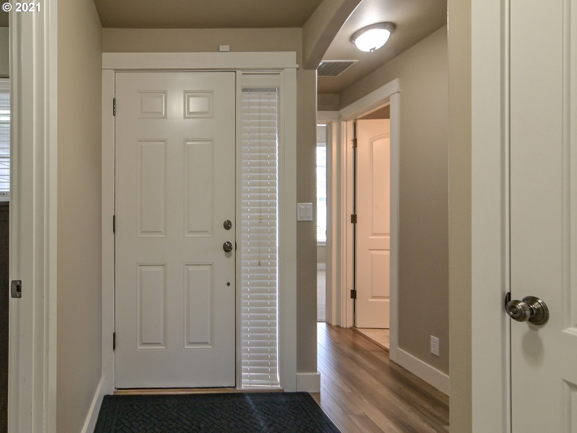 4064 Redwood Drive Springfield, OR 97478 - Photo 3 of 32 Gallery Image 3