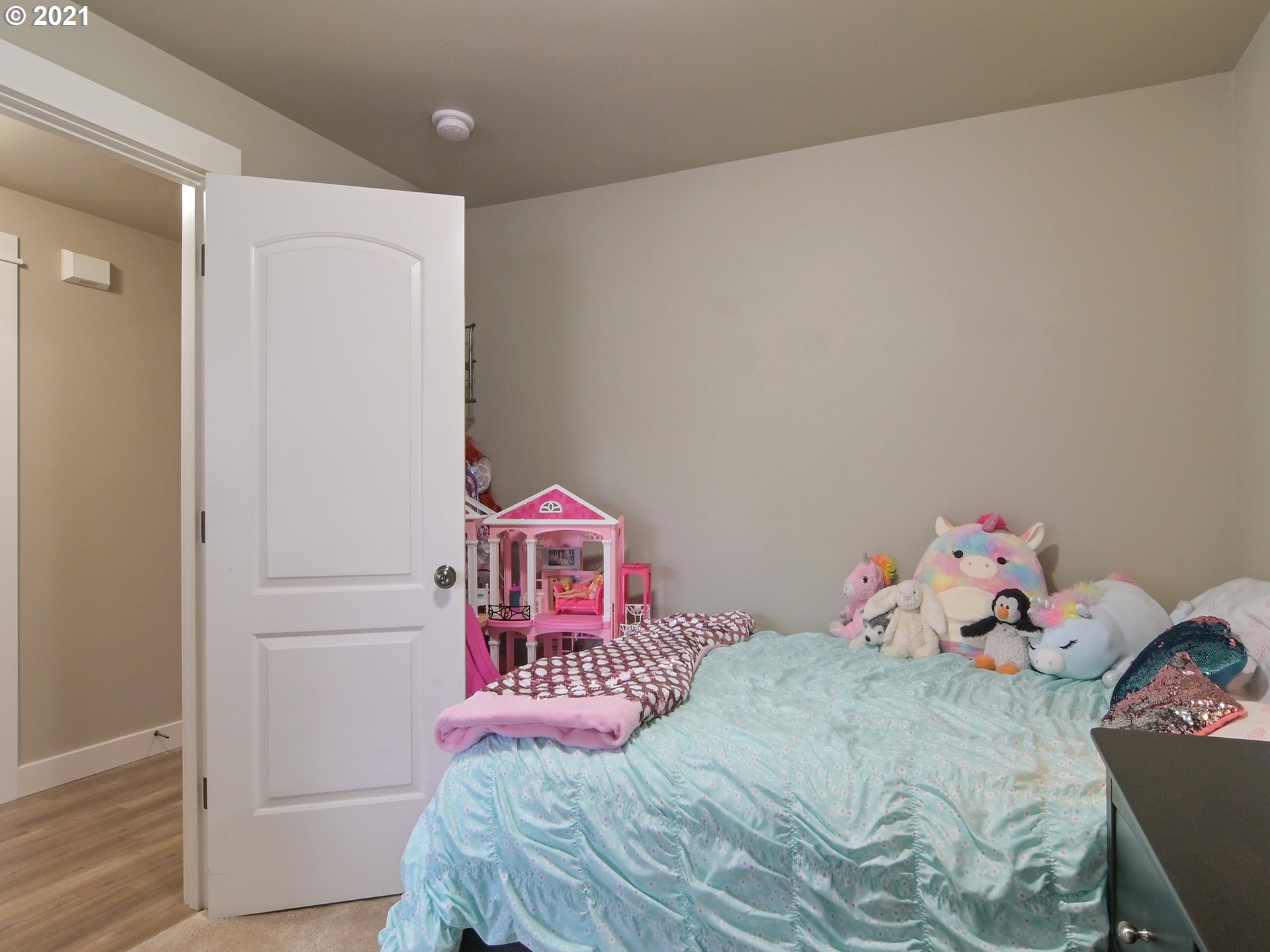 4064 Redwood Drive Springfield, OR 97478 - Photo 21 of 32 Gallery Image 21