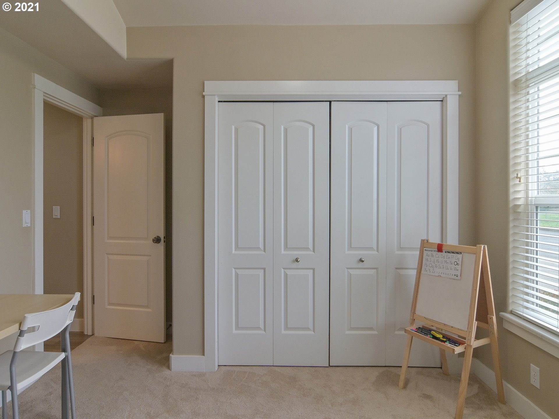 4064 Redwood Drive Springfield, OR 97478 - Photo 24 of 32 Gallery Image 24
