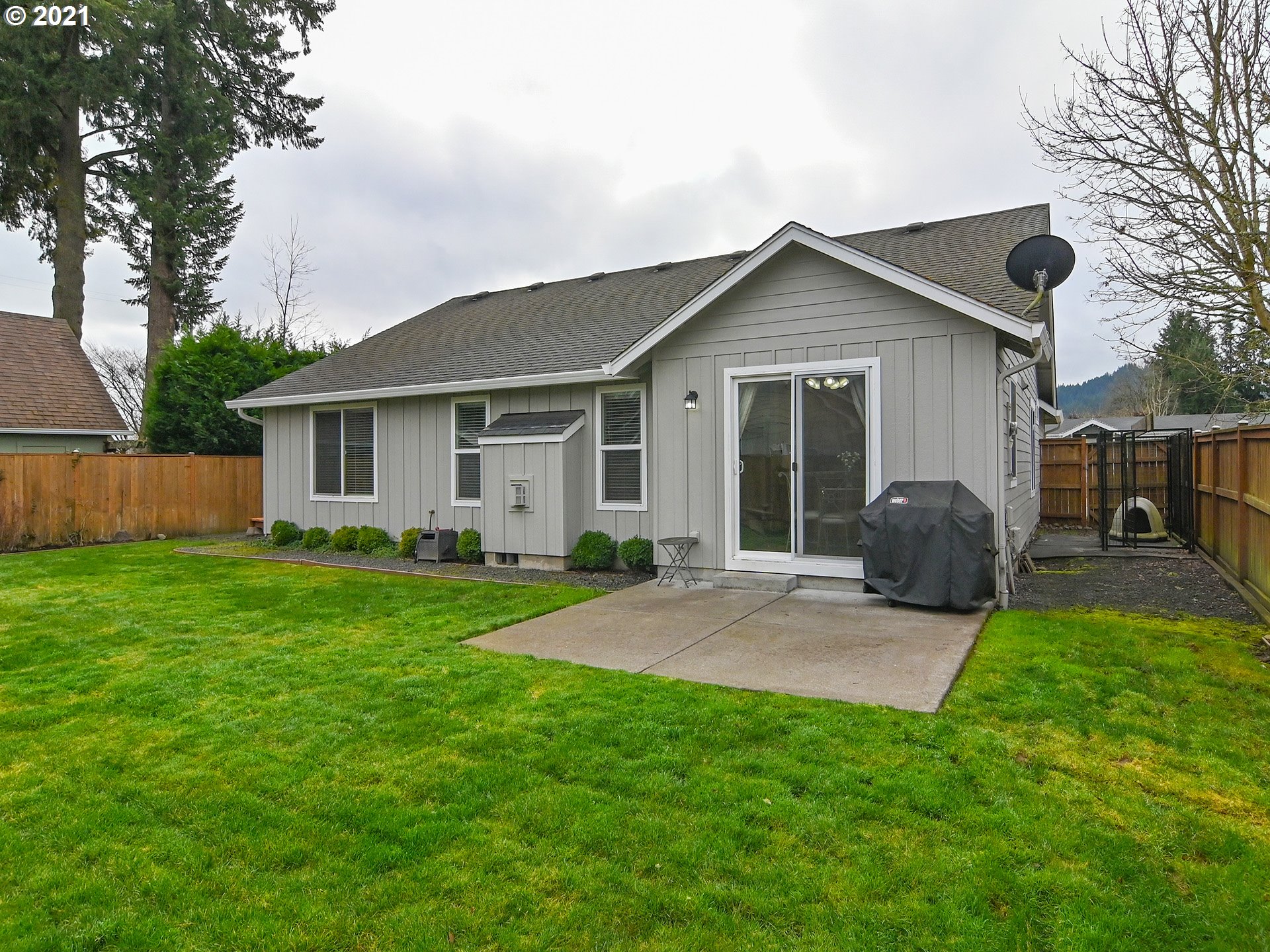4064 Redwood Drive Springfield, OR 97478 - Photo 29 of 32 Gallery Image 29