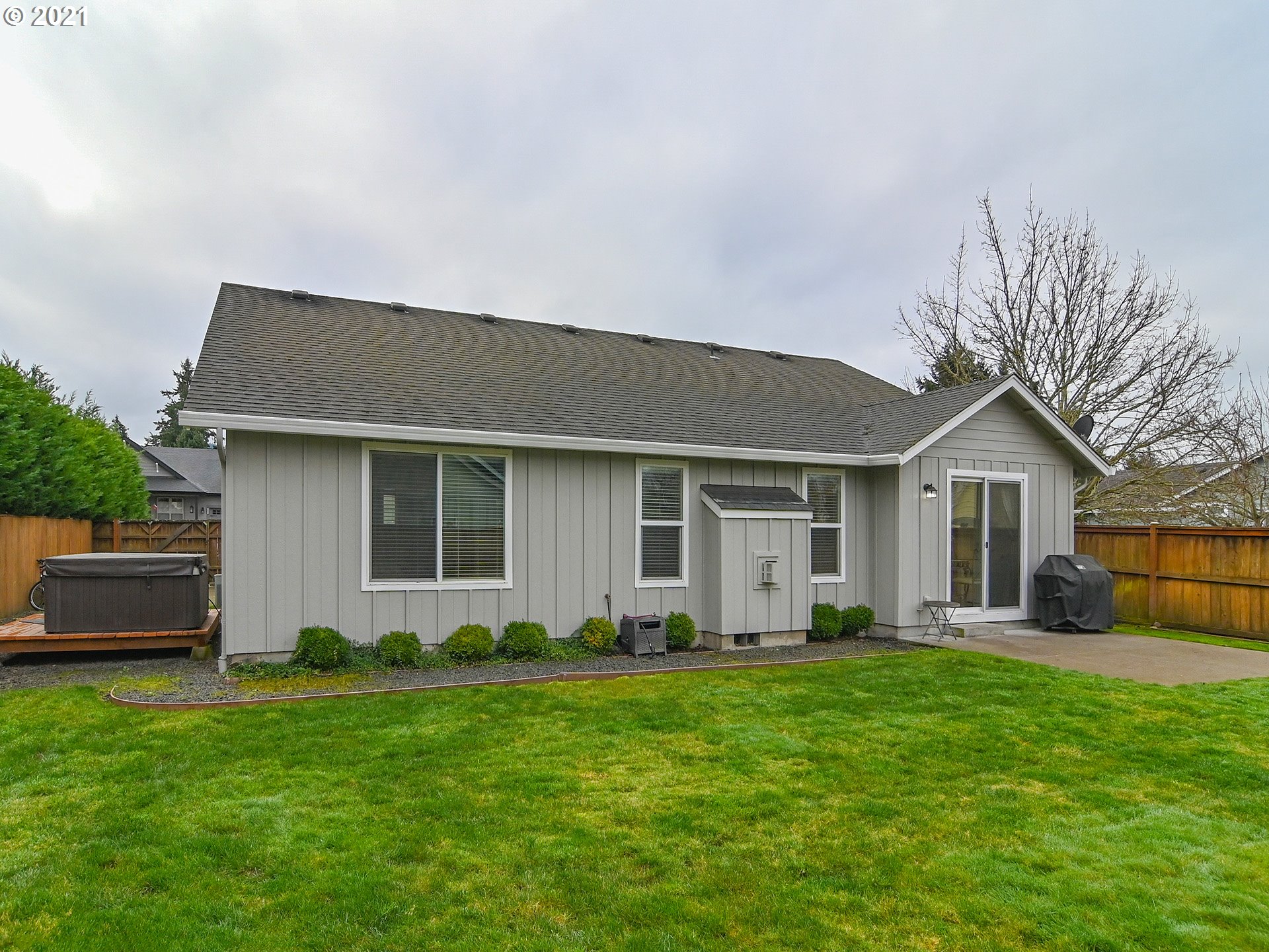 4064 Redwood Drive Springfield, OR 97478 - Photo 30 of 32 Gallery Image 30