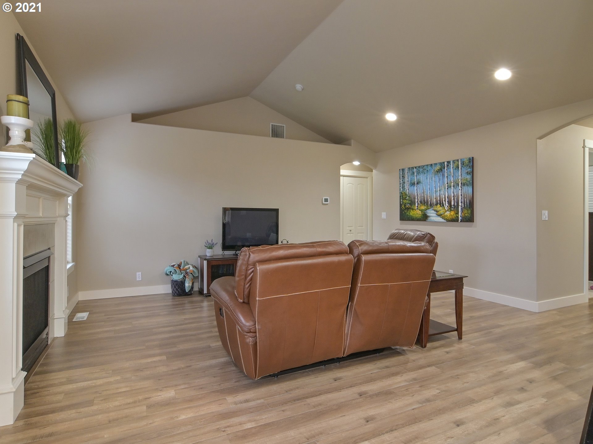 4064 Redwood Drive Springfield, OR 97478 - Photo 6 of 32 Gallery Image 6