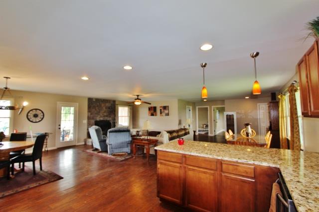 7150 Franklin Road Lebanon, TN 37090 - Photo 7 of 20 Kitchen connects to dining room area and eat-in breakfast area