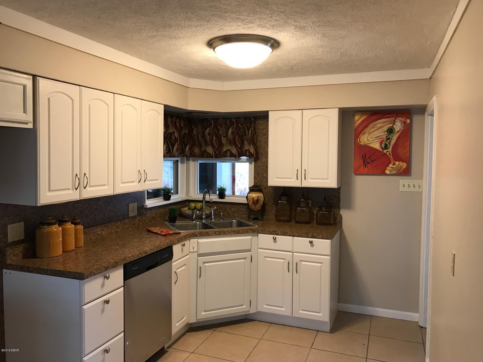 5714 Country Club Road Murphysboro, IL 62966 - Photo 2 of 17