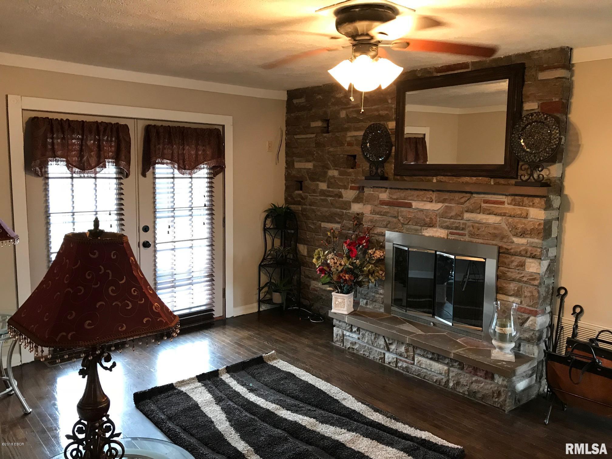5714 Country Club Road Murphysboro, IL 62966 - Photo 3 of 17